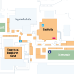 Karte mit den Gebäuden Stadthalle, Kuppelsaal, Biosphärenmarkt, Ingobertushalle und Messezelt sowie Symbolen für Toiletten und Informationsstellen und den umliegenden Fußwegen.